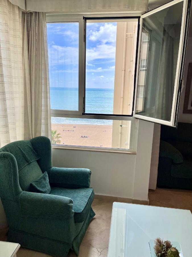 Appartamento Gatu Aguamarina Beach, Vistas Al Mar Playa Victoria Cadice Esterno foto